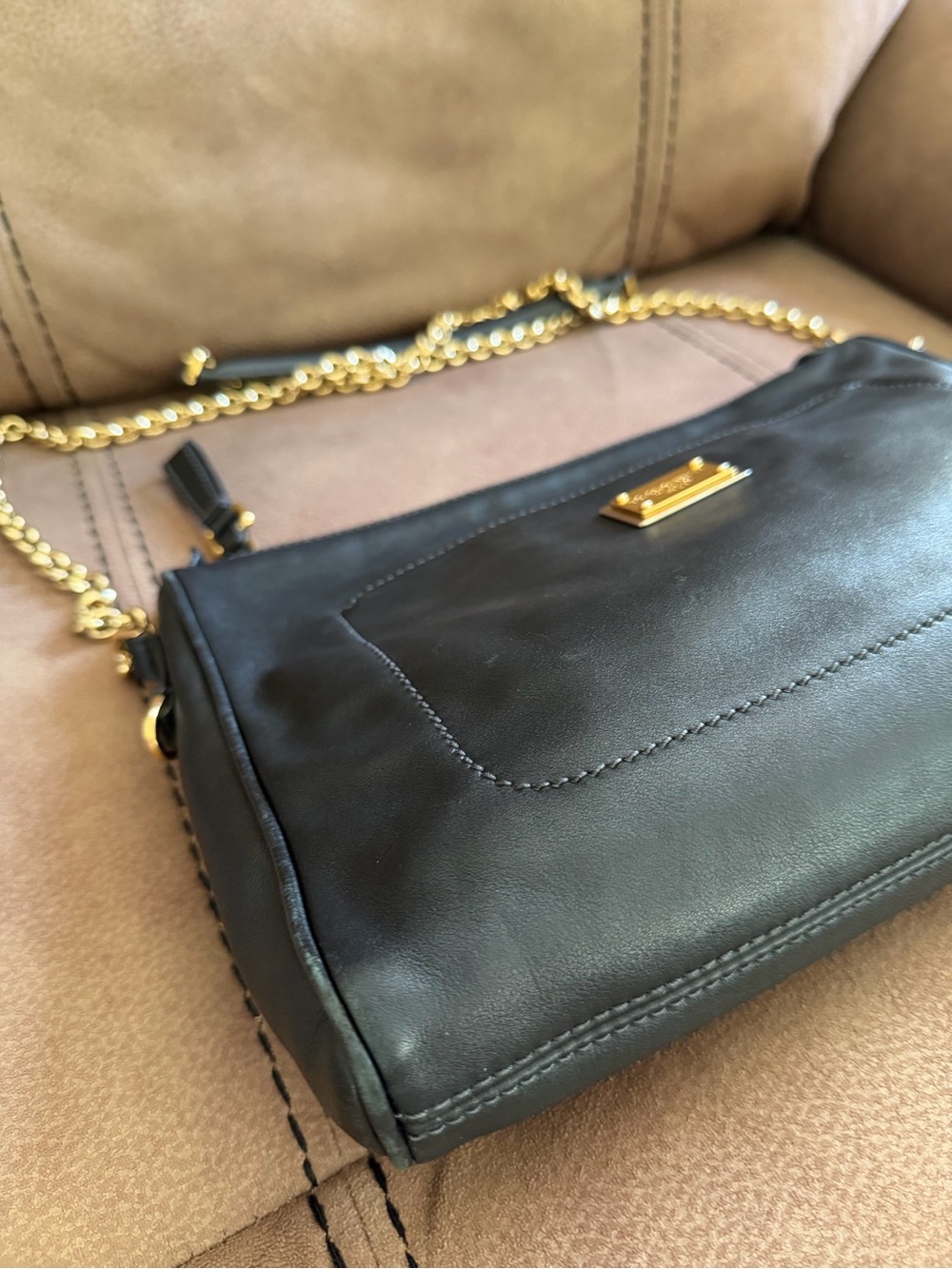 Dolce & Gabbana Black Leather Crossbody with Gold Chain and Plaque - Picture 6 of 15